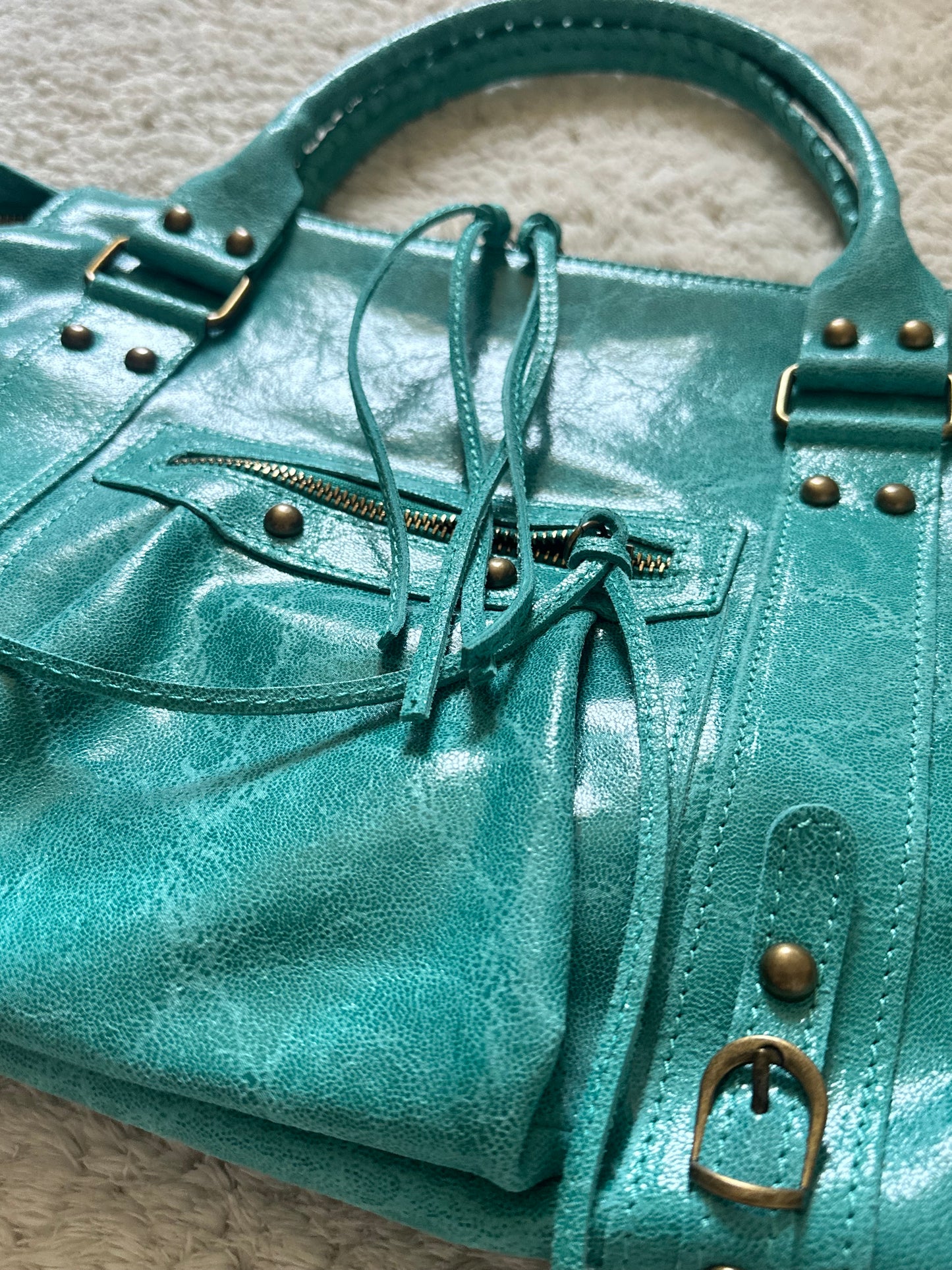 Pre-order 08/28: Limited Edition: Glossy City Bag L - Turquoise